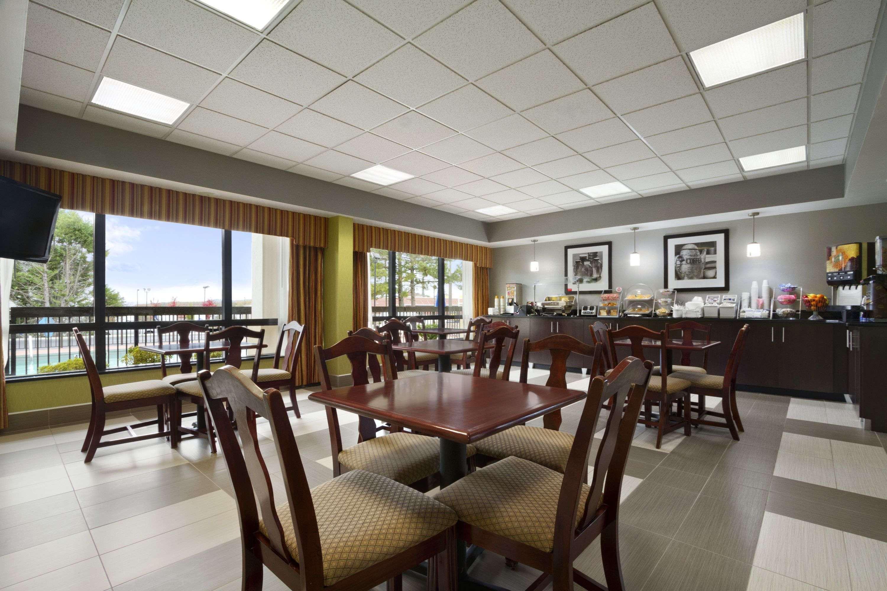 Super 8 By Wyndham Calhoun Motel Buitenkant foto