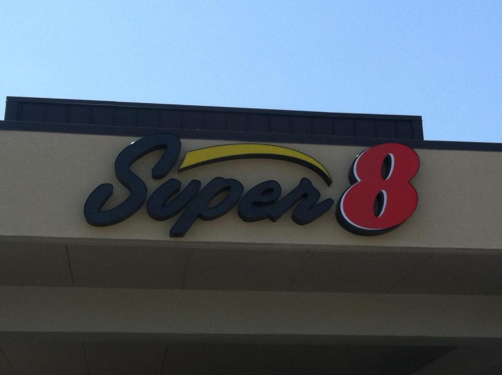 Super 8 By Wyndham Calhoun Motel Buitenkant foto